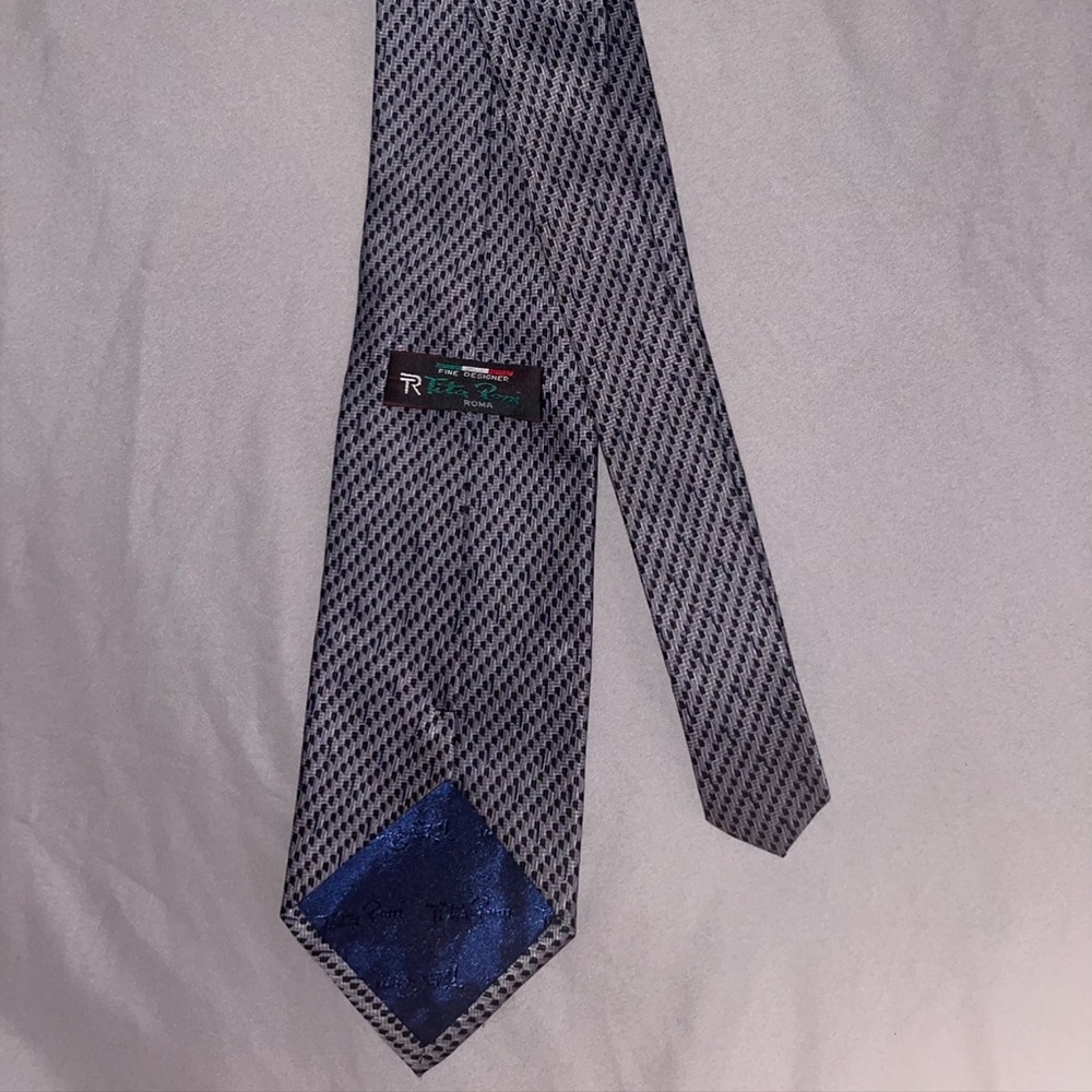 Tita Roni Tie